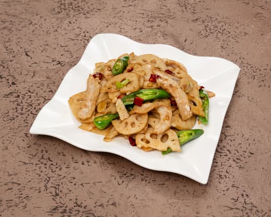 F1. Shredded Pork and Lotus Root with Chili Peppers 尖椒肉絲炒藕片